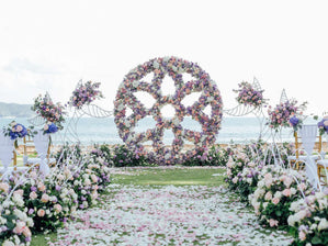 Do Wedding Flowers Have To Match Wedding Colors?