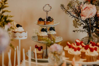 Winter Wonderland Theme Wedding Dessert Table Ideas
