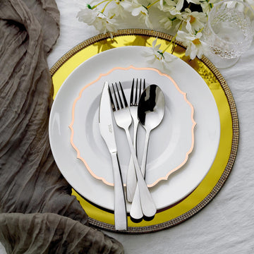 Convenience and Style in White Plastic Dessert Plates