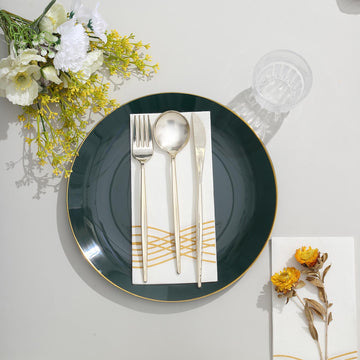 Create Unforgettable Memories with Hunter Emerald Green Plastic Dinner Plates