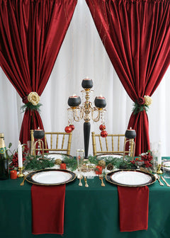 A Swoon-Worthy Christmas Table Setup to Spread Cheer & Joy
