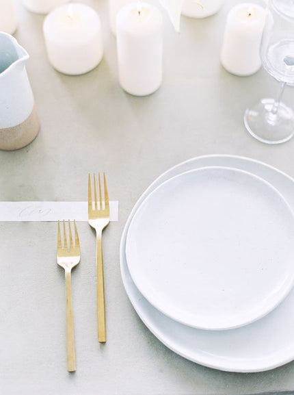 Four Tricks to Assemble a Minimalist Table Setting