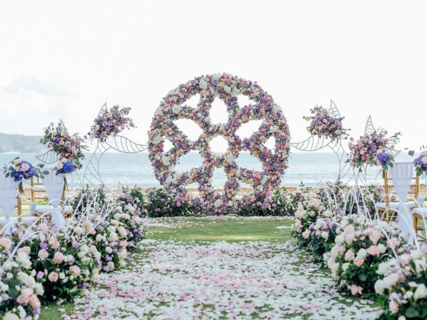 Do Wedding Flowers Have To Match Wedding Colors?