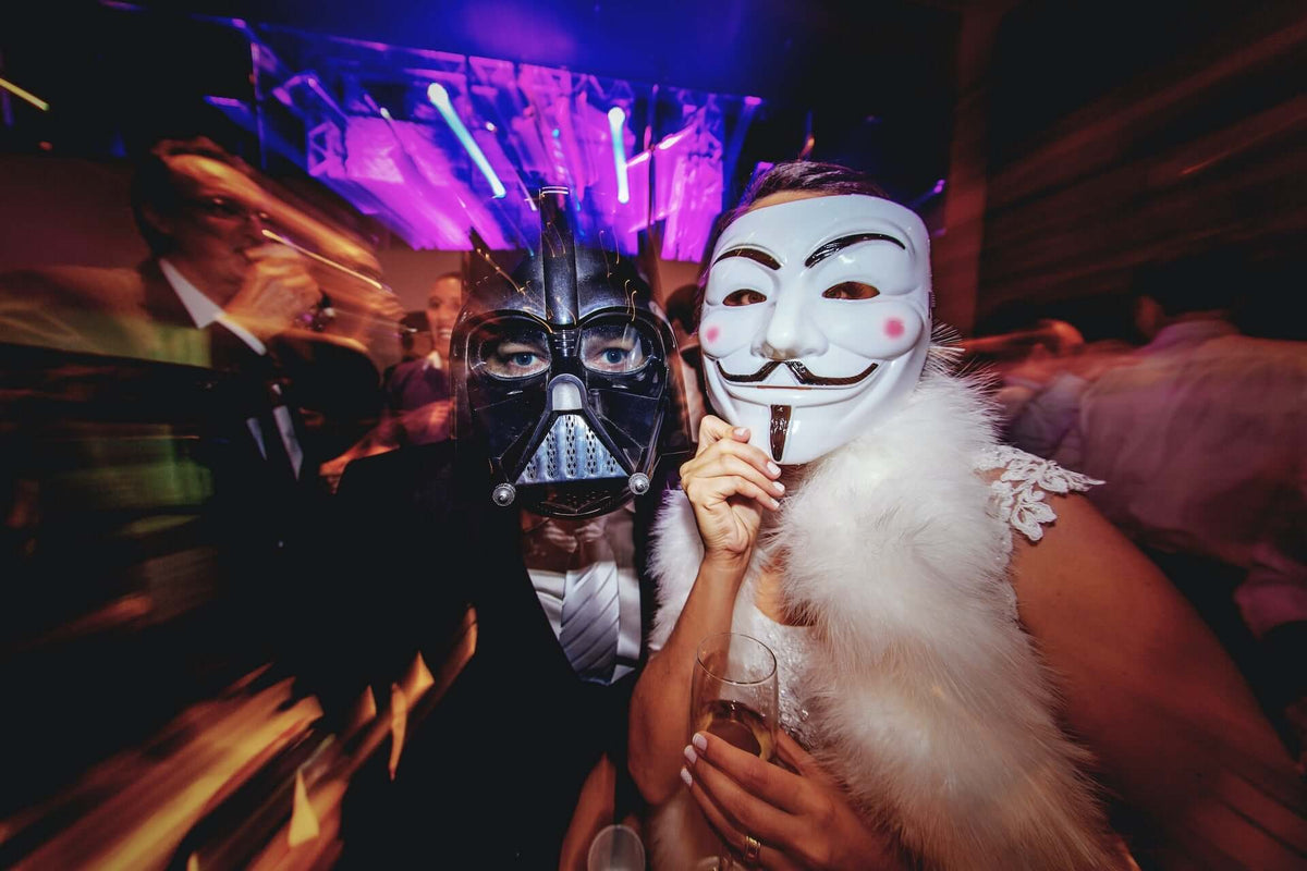 Plan a Glam Costume Party This Halloween