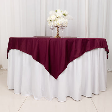 <strong>Burgundy Premium Scuba Square Table Overlay: The Ultimate in Sophistication </strong>