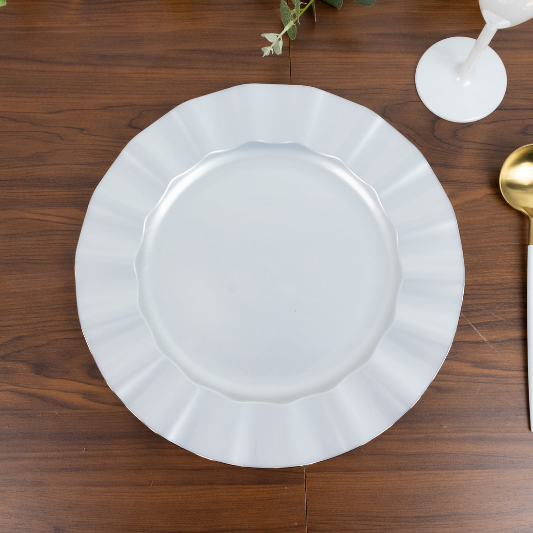10-Pack Plastic Round Dinner Plates 11inch Pearl White Ruffled Rim with Gold Edging