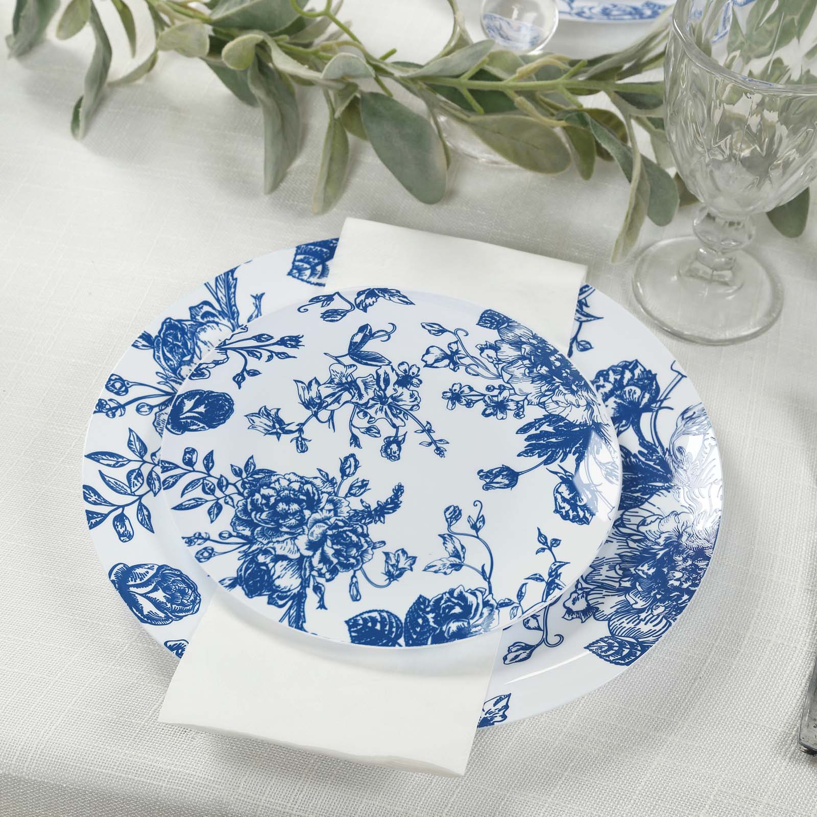 242 ジャネットデルファイトブルー チャイルドプレート4p French Toile Plastic Dessert Plates 10pk Blue | eFavormart