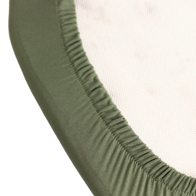 Green fitted sheet with elastic edge detail.