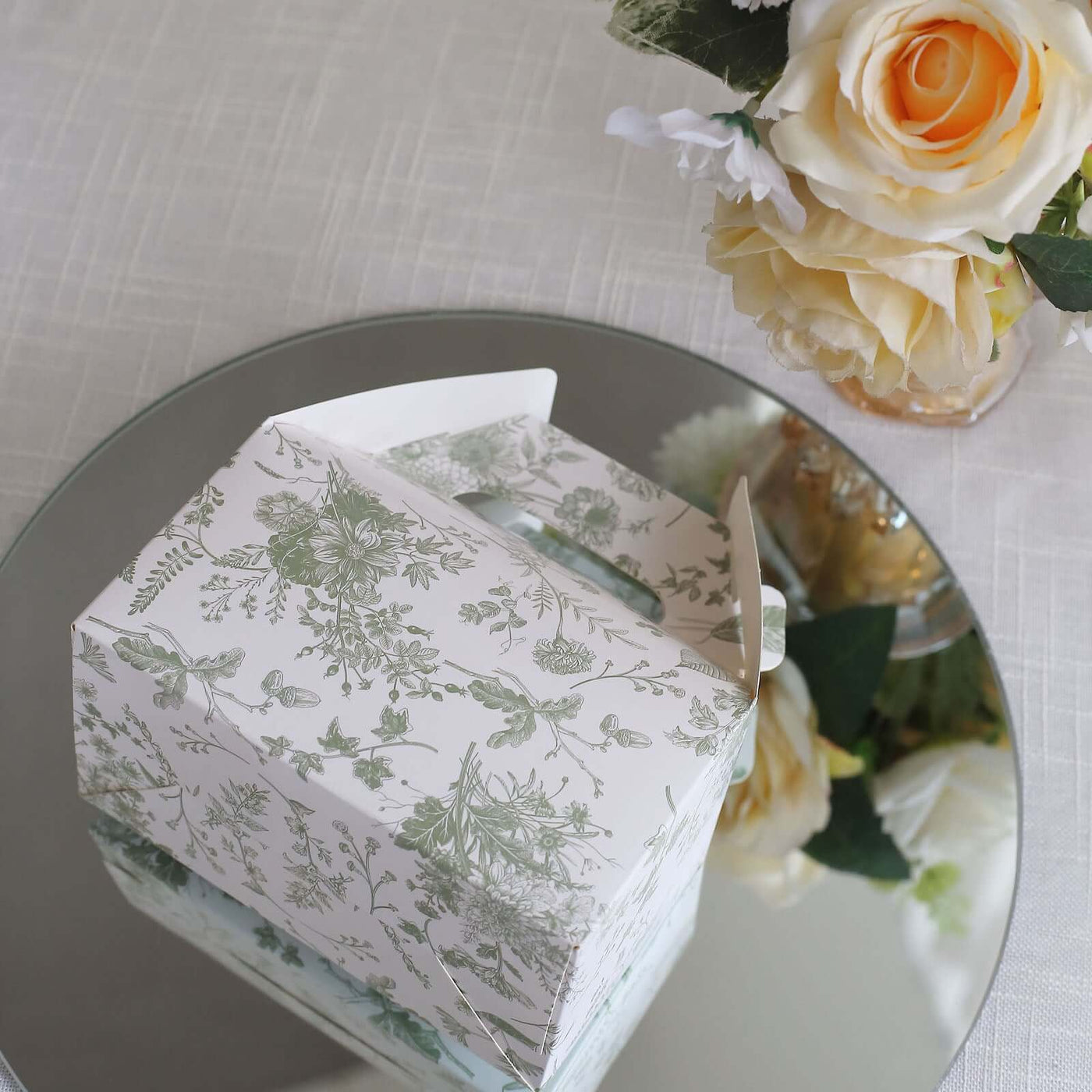 25Pack White & Sage Green Favor Boxes