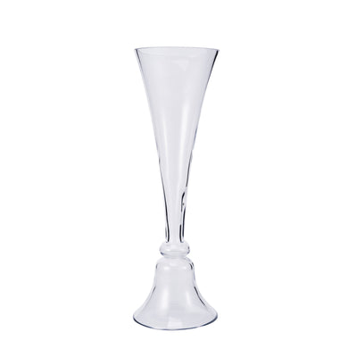 Elegant clear glass champagne flute with a slender design.