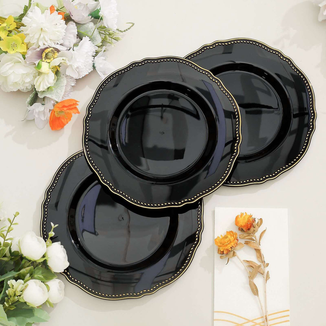 Plastic Scalloped Dinner Plates 9
