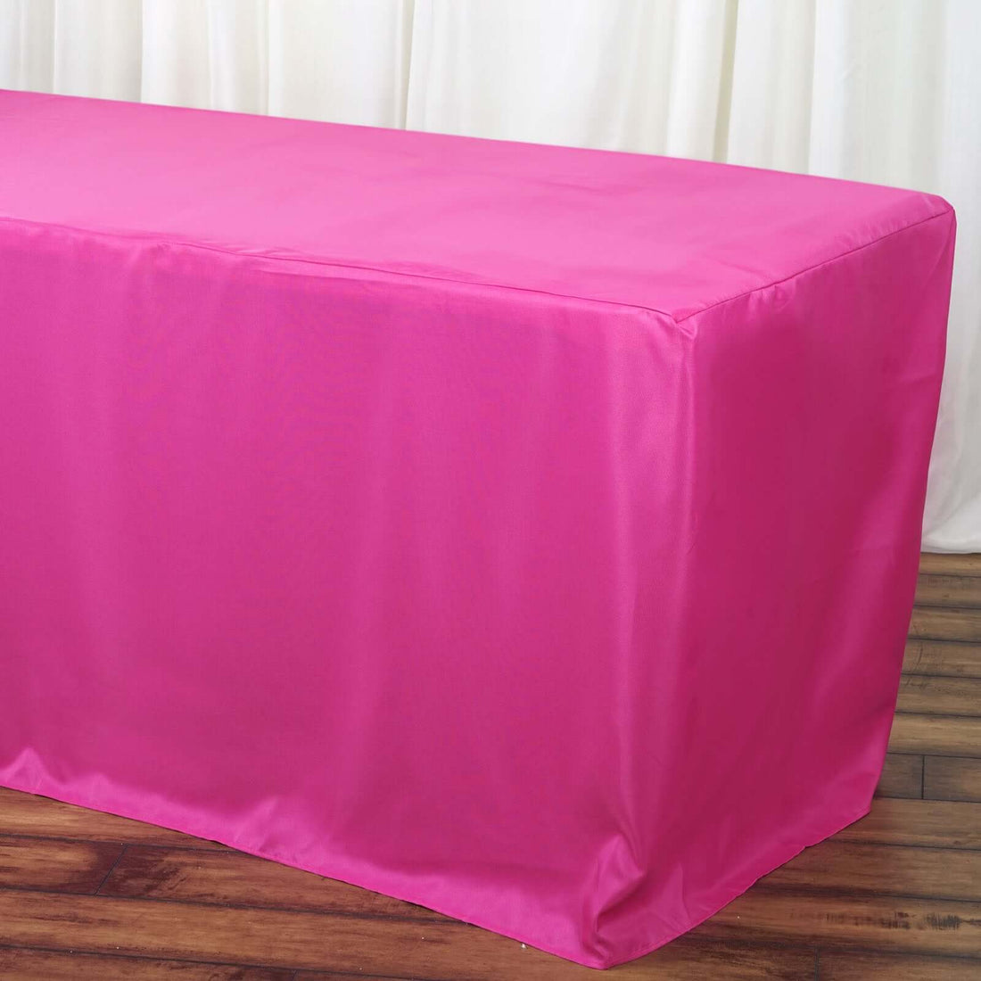 Pink table cover for events and parties