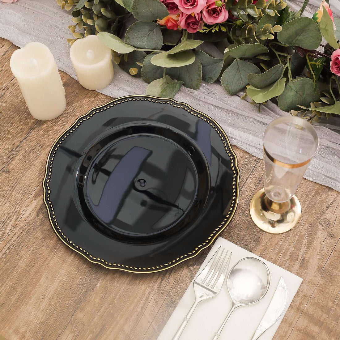 Plastic Scalloped Dinner Plates 9