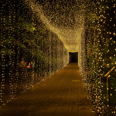 Warm White 900 LED Curtain String Lights with 8 Modes & Inline Memory Controller, Plug In Waterproof Fairy Lights Indoor Outdoor Backdrop - 10ftx30ft