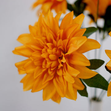 Create Stunning Orange Dahlia Bouquets with Ease