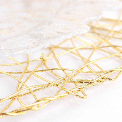 Elegant gold wire decorative plate and intricate lace detail.