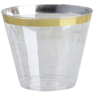 Clear plastic cup with gold band, perfect for events and parties.