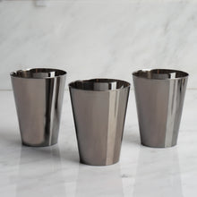 Sleek Chrome Silver 7 oz Plastic Cups Disposable 12 Pack
