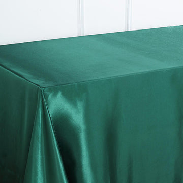 Create Unforgettable Moments with the Hunter Emerald Green Satin Seamless Rectangular Tablecloth