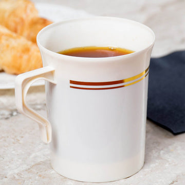 Elegant White / Gold Tres Chic Collection Plastic Coffee Cups